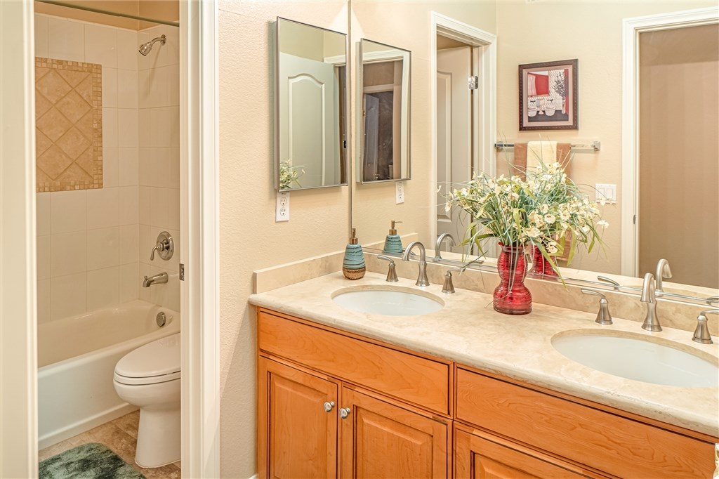 16765 Martincoit Road Poway, CA 92064 - Photo 11 of 15