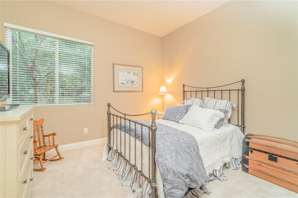 16765 Martincoit Road Poway, CA 92064 - Photo 12 of 15