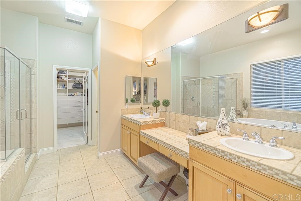 16765 Martincoit Road Poway, CA 92064 - Photo 8 of 15