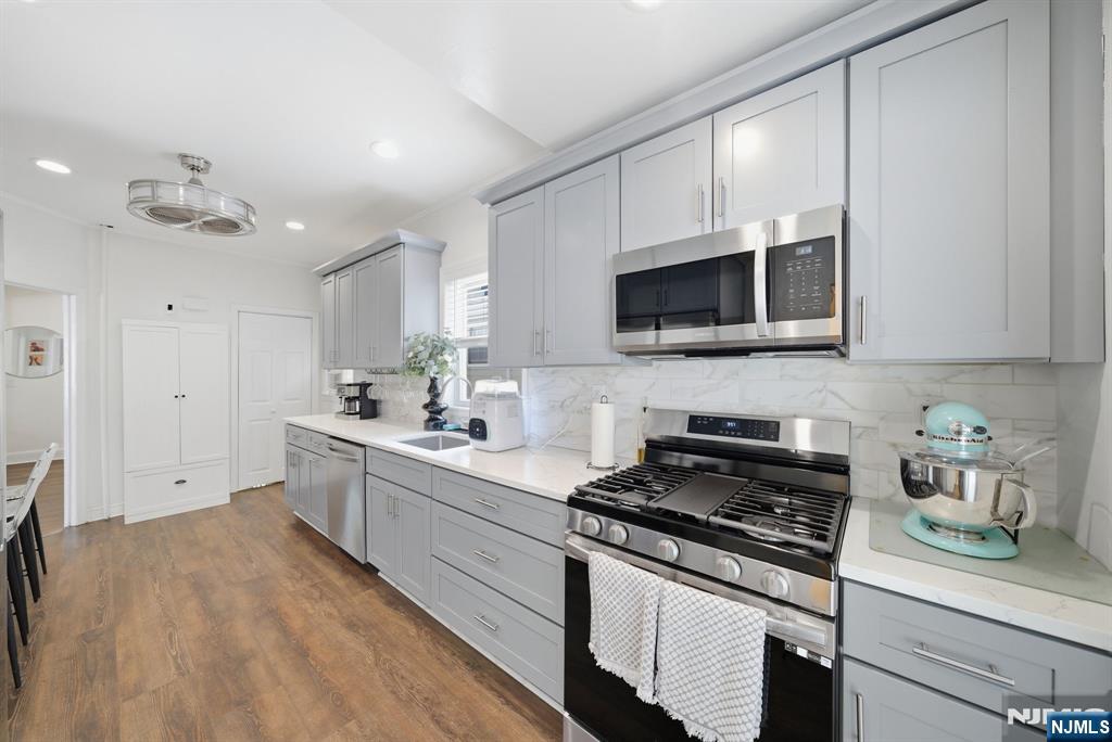 42 Spring Valley Avenue Hackensack, NJ 07601 - Photo 11 of 42