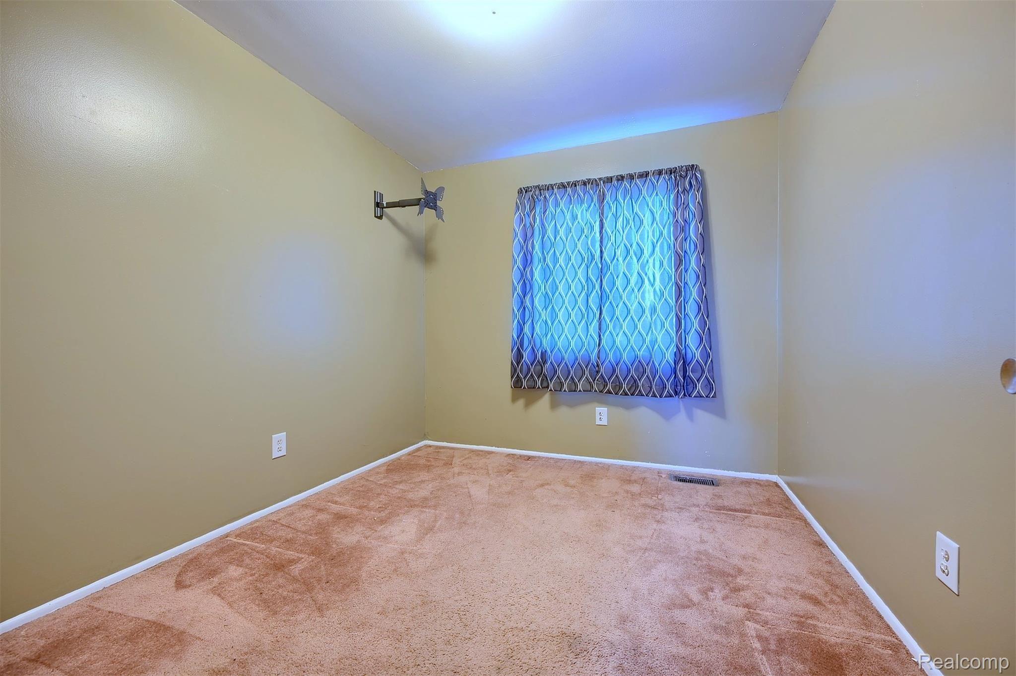 13208 North Linden Road Clio, MI 48420 - Photo 13 of 23 16-3rd-Bedroom.jpg