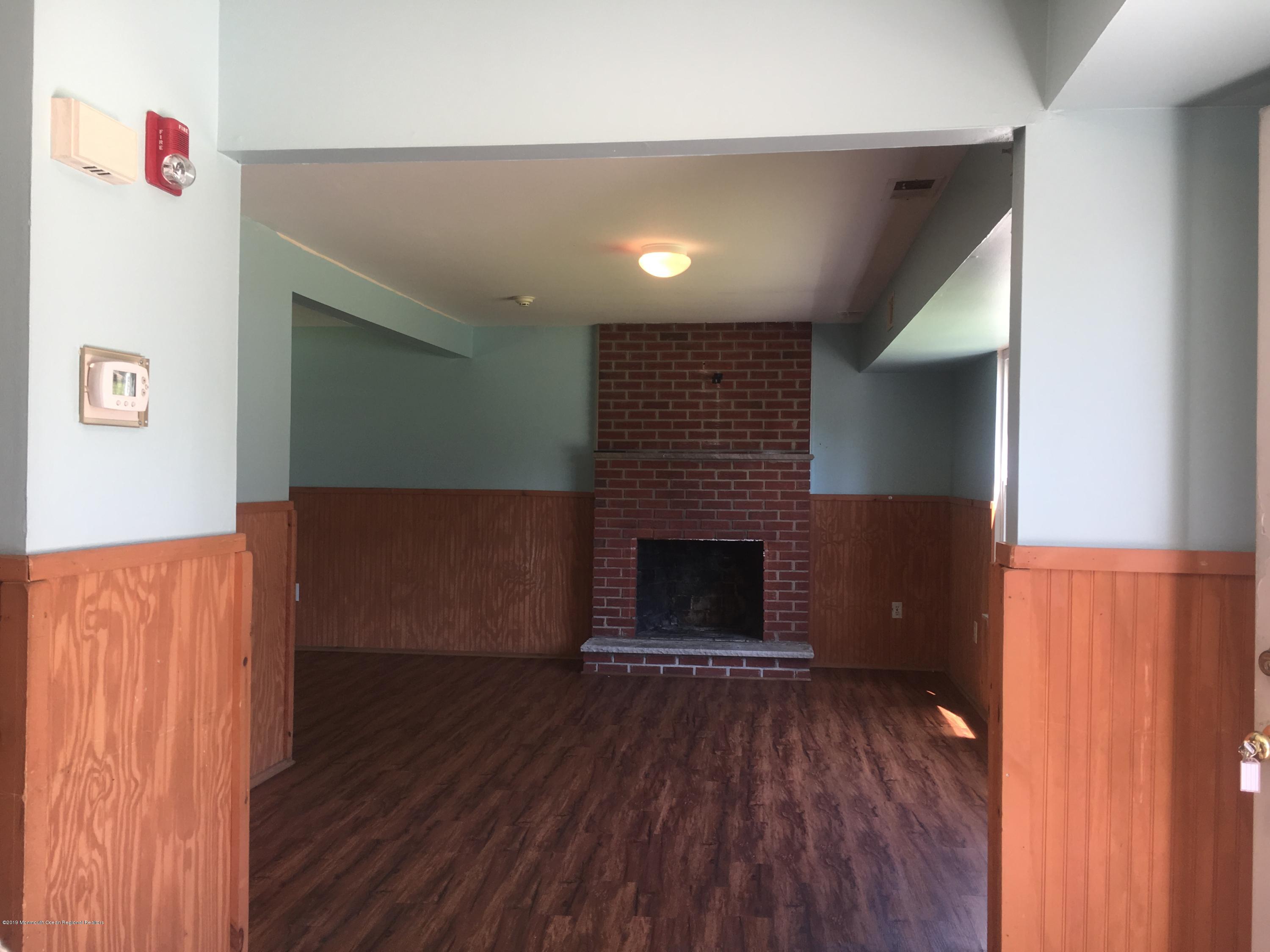 788 Maplecrest Road Toms River, NJ 08753 - Photo 5 of 63 2019-09-07_12-27-51_484