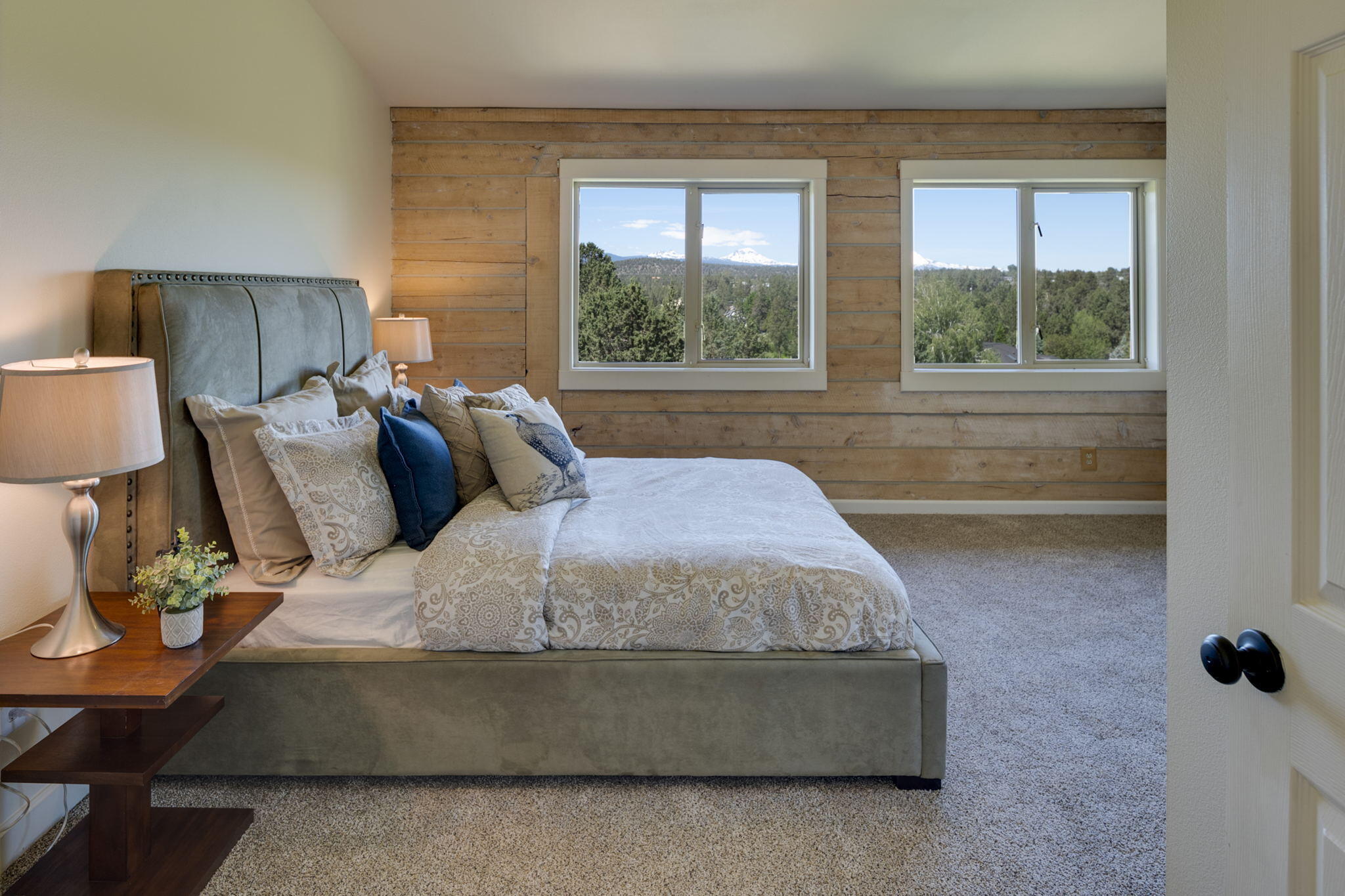 20150 Tumalo Road Bend, OR 97703 - Photo 23 of 53 UPSTAIRS MASTER