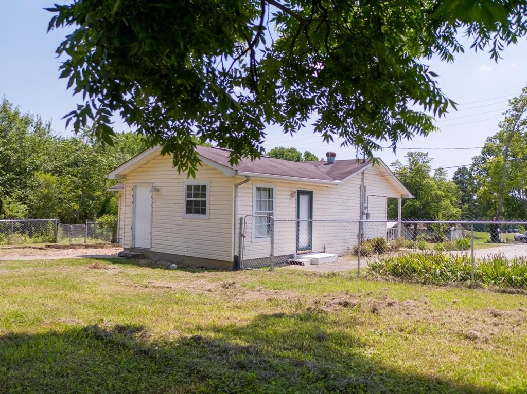 150 Brahman Road Kingston, TN 37763 - Photo 4 of 40 Gallery Image 4