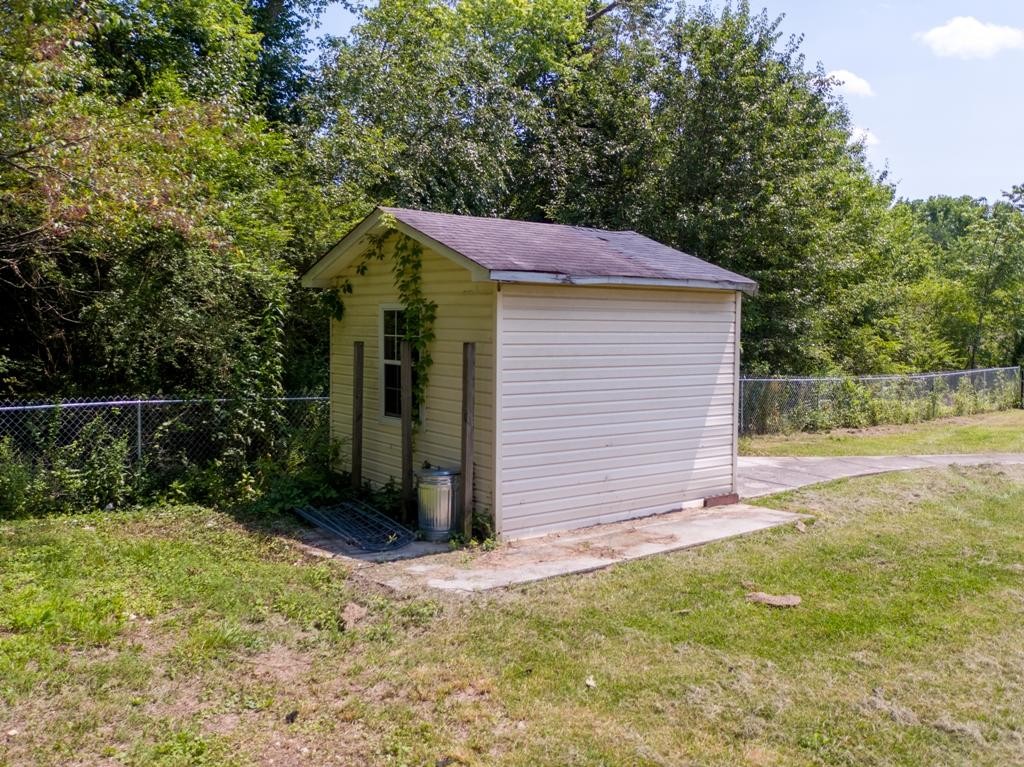 150 Brahman Road Kingston, TN 37763 - Photo 9 of 40 Gallery Image 9
