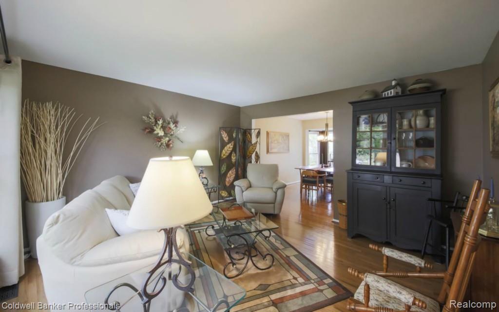 1068 High-Ridge Drive Canton, MI 48187 - Photo 3 of 26 3-photo-web-1680x1050-154942.jpg