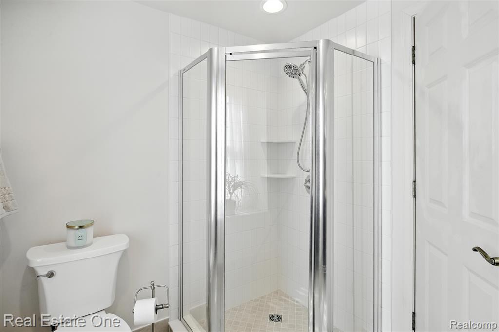 604 Longford Drive Rochester Hills, MI 48309 - Photo 33 of 39