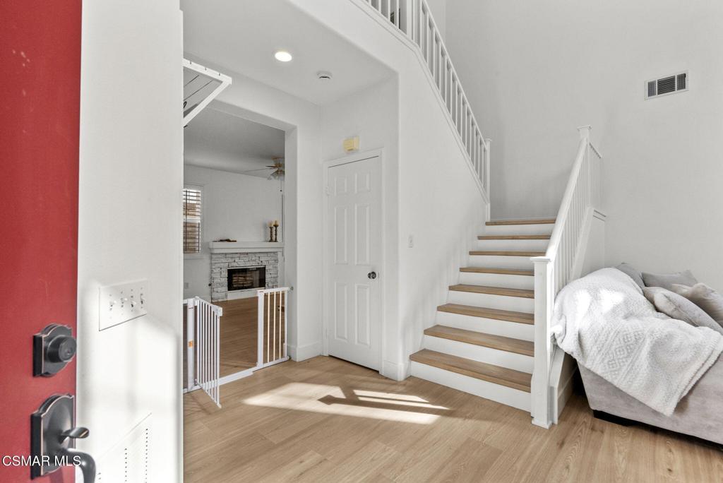 2648 Fallen Leaf Court Simi Valley, CA 93063 - Photo 3 of 42