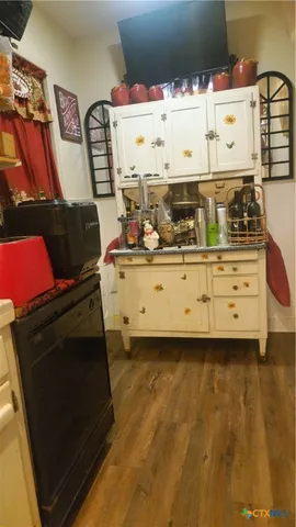 a view of utility room with washer and dryer