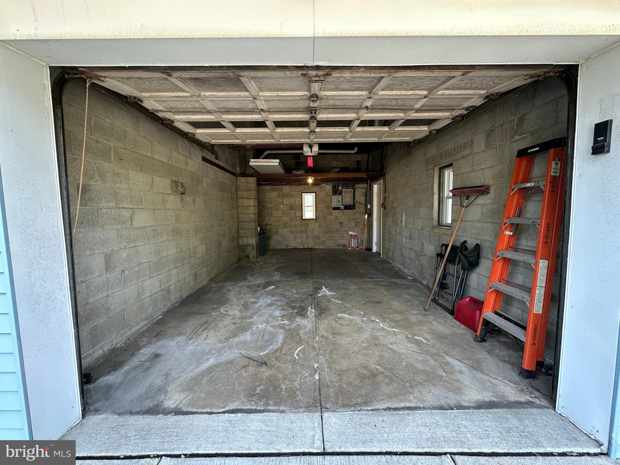 881 Oplinger Road Allentown, PA 18106 - Photo 12 of 44 Built-in Garage