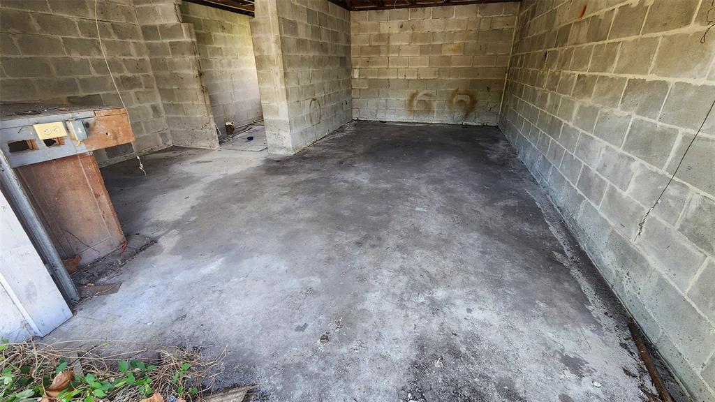 2910 Frank Moore Road Plant City, FL 33566 - Photo 5 of 9