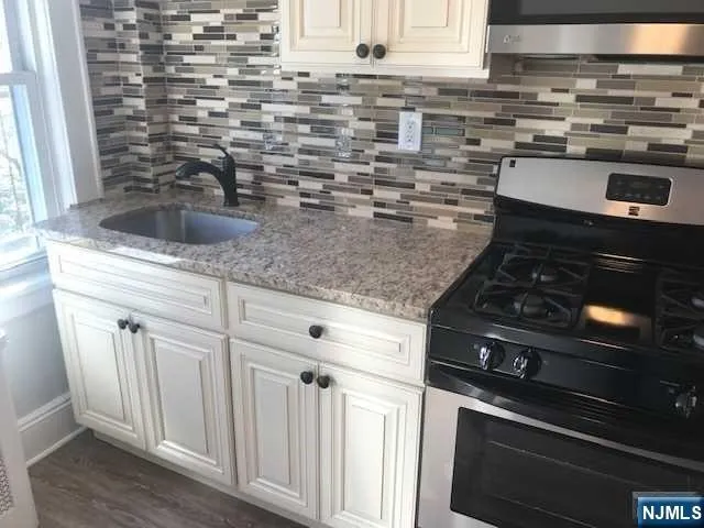 $1,750 | 101 Hickory Avenue, Unit A3, Bergenfield, NJ 07621