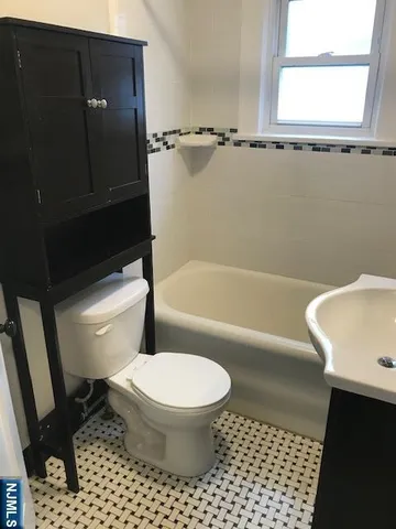 $1,750 | 101 Hickory Avenue, Unit A3, Bergenfield, NJ 07621