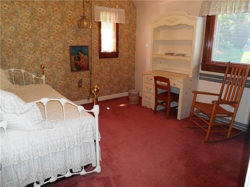 235 Cochran Road Pittsburgh, PA 15228 - Photo 18 of 25 Bedroom #3 is another spacious bedroom.
