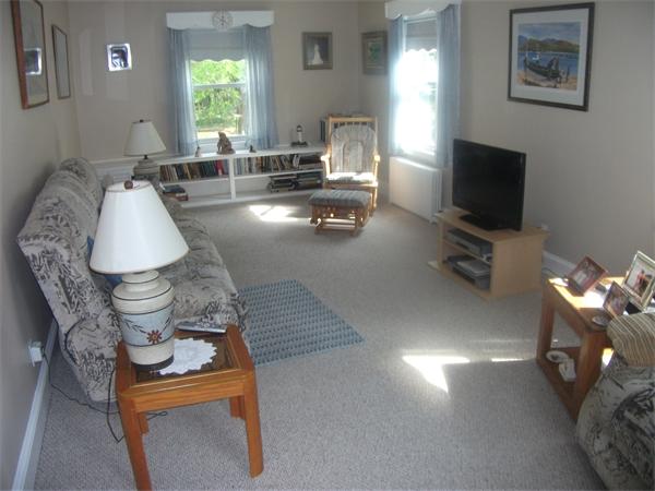 52 Brook Road Quincy, MA 02169 - Photo 2 of 9 Gallery Image 2
