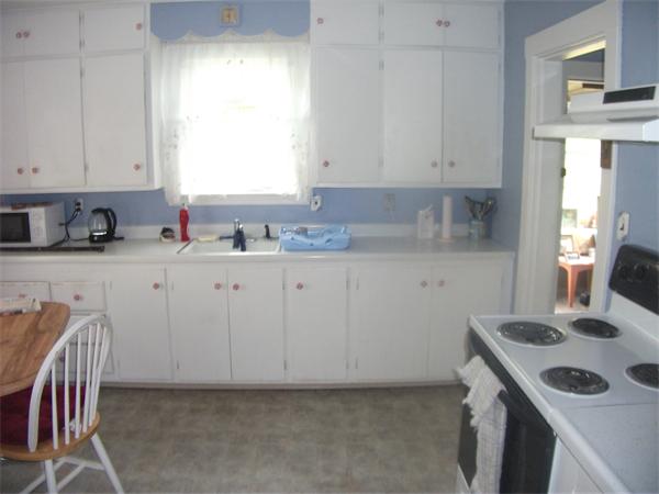 52 Brook Road Quincy, MA 02169 - Photo 3 of 9 Gallery Image 3