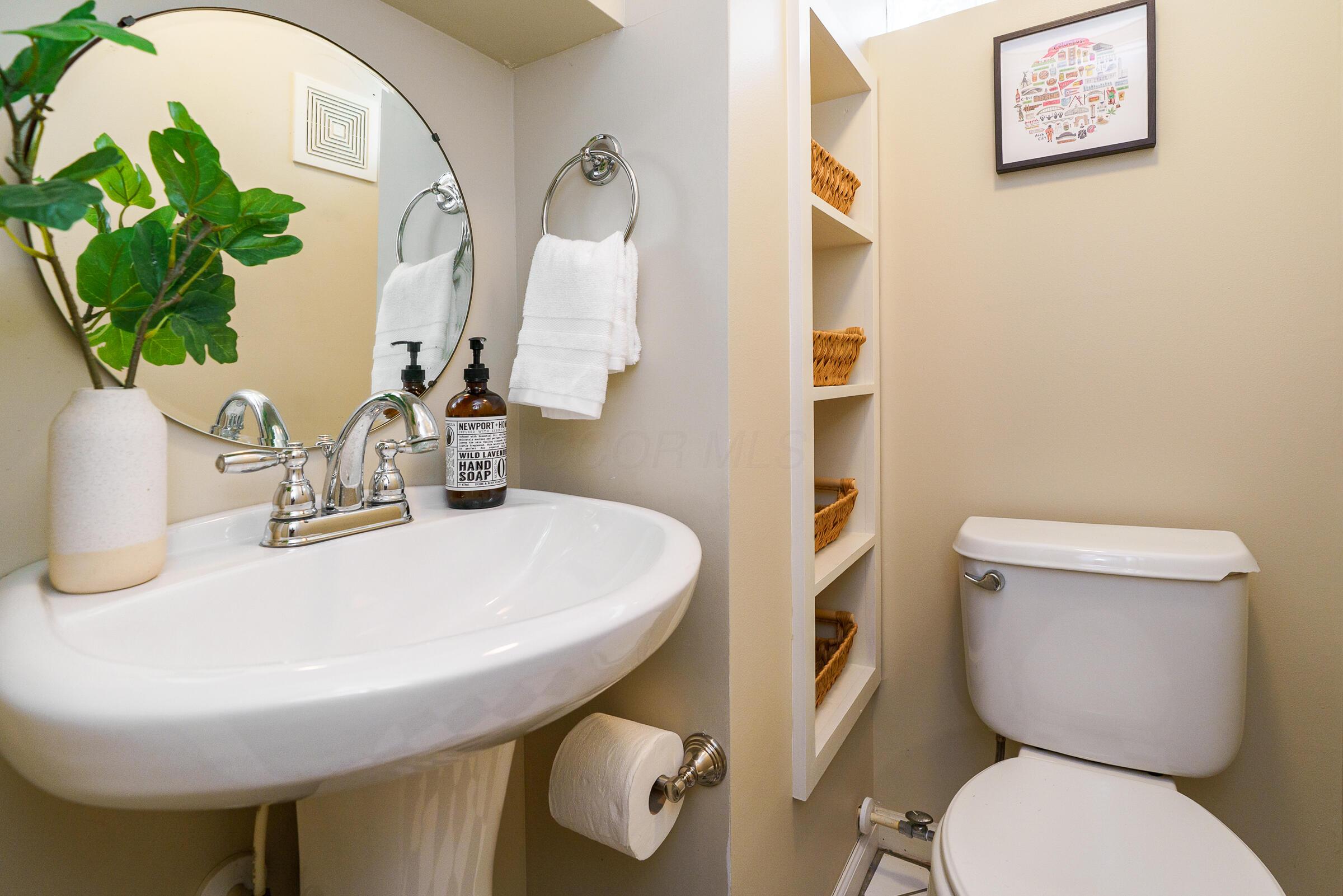 698 South Remington Road Columbus, OH 43209 - Photo 39 of 47 1/2 Bath in basemen