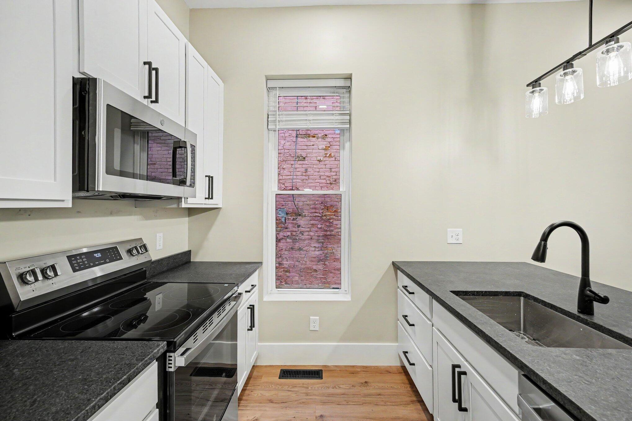 218 West 5th Street Covington, KY 41011 - Photo 8 of 28 017_file_4212
