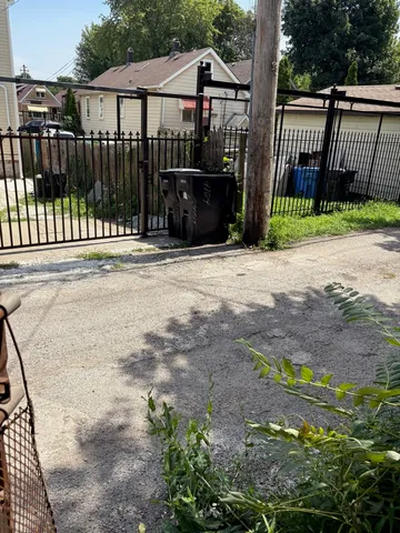 $225,000 | 4729 South Ashland Avenue, Chicago, IL 60609