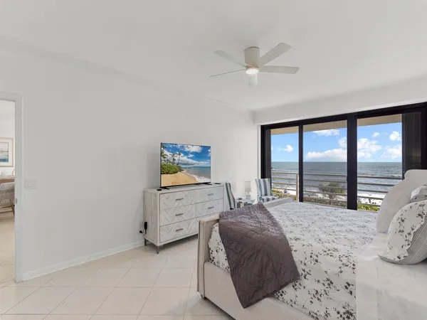 $12,000 | 5554 Jimmy Buffett Mem Highway, Unit 202, Vero Beach, FL 32963