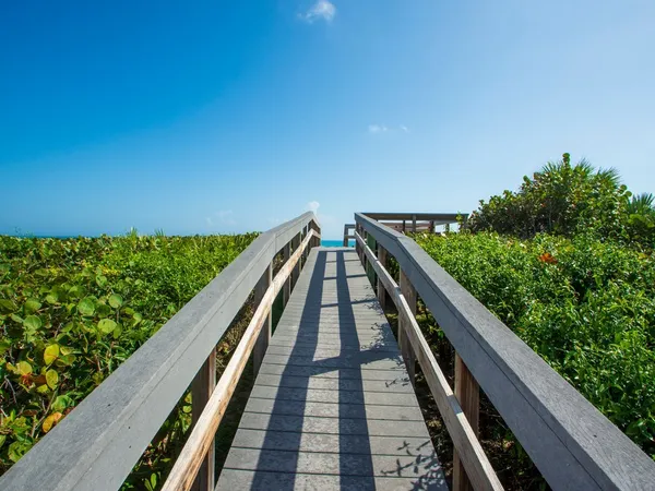 $12,000 | 5554 Jimmy Buffett Mem Highway, Unit 202, Vero Beach, FL 32963