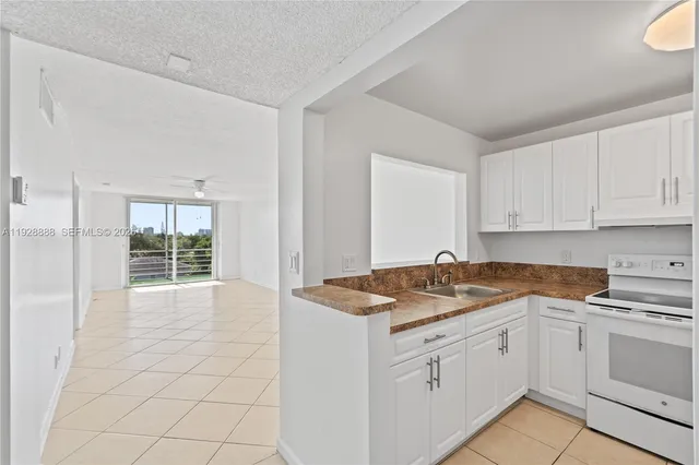 $1,850 | 1830 Dixianna Street, Unit 503, Hollywood, FL 33020