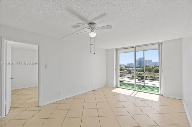 $1,850 | 1830 Dixianna Street, Unit 503, Hollywood, FL 33020