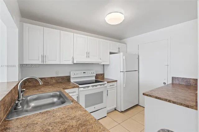 $1,850 | 1830 Dixianna Street, Unit 503, Hollywood, FL 33020