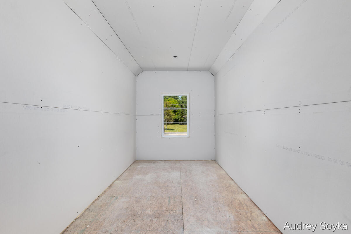 8234 Cascade Road Southeast Ada, MI 49301 - Photo 19 of 32 8234-Cascade_016