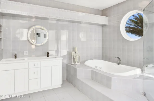 a view of wooden floor with a lake view