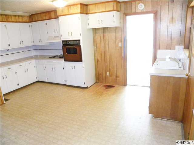 2215 McLean Road Charlotte, NC 28213 - Photo 11 of 13 Gallery Image 11
