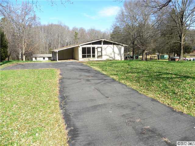 2215 McLean Road Charlotte, NC 28213 - Photo 3 of 13 Gallery Image 3