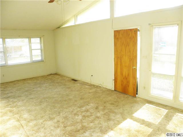2215 McLean Road Charlotte, NC 28213 - Photo 7 of 13 Gallery Image 7
