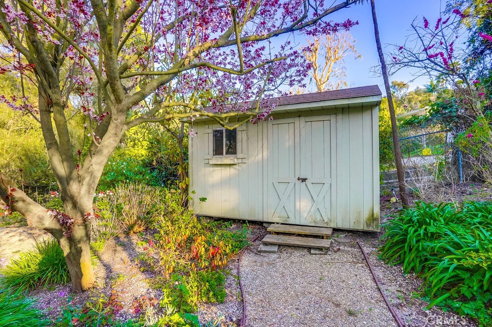 5205 Middlecrest Road Rancho Palos Verdes, CA 90275 - Photo 18 of 36 a front view of a house with garden