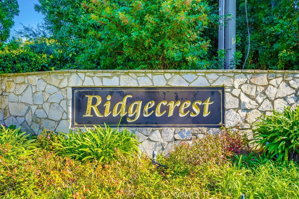 5205 Middlecrest Road Rancho Palos Verdes, CA 90275 - Photo 35 of 36 a street sign that is on a wooden wall