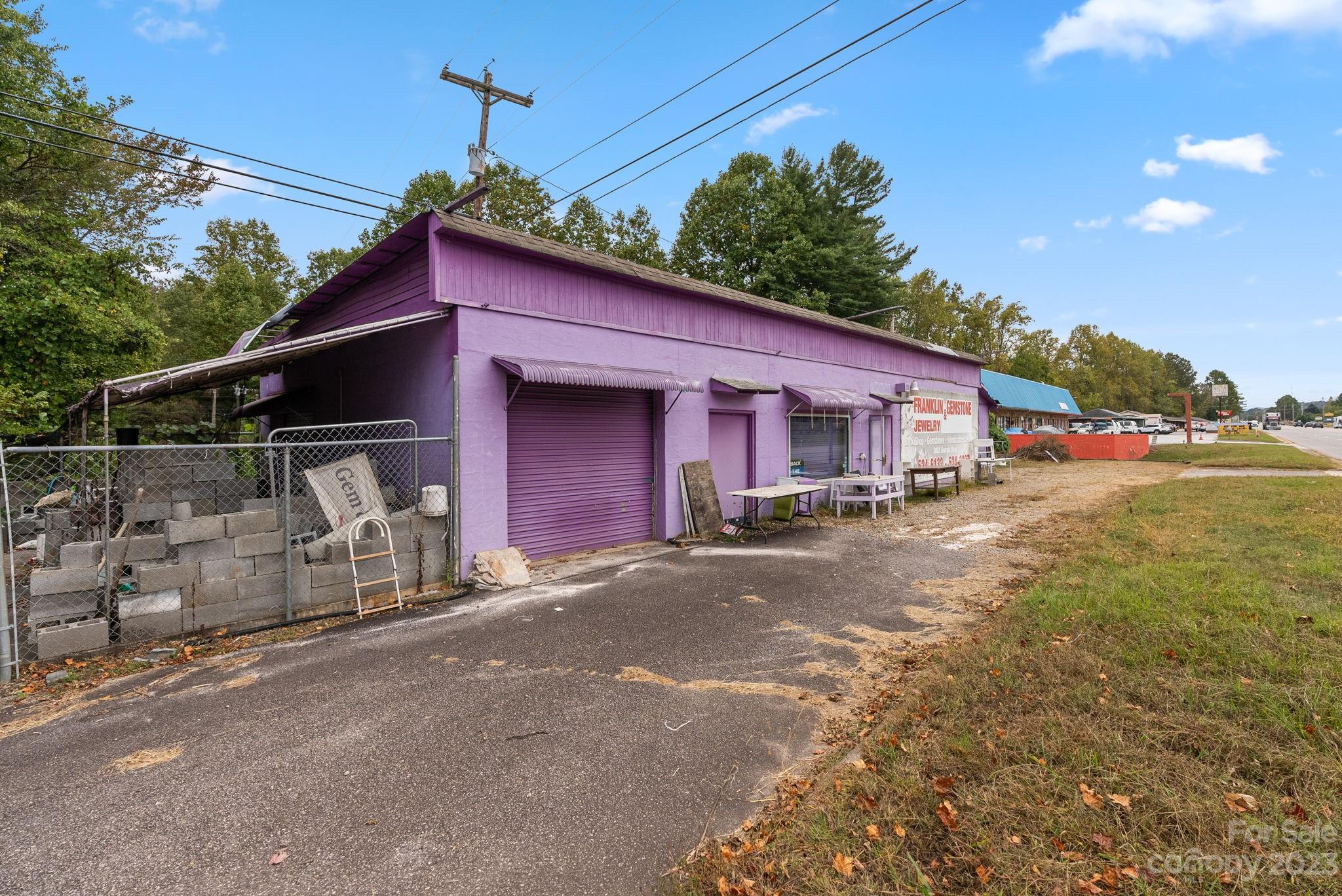 3002 Georgia Road Franklin, NC 28734 - Photo 3 of 26 Gallery Image 3