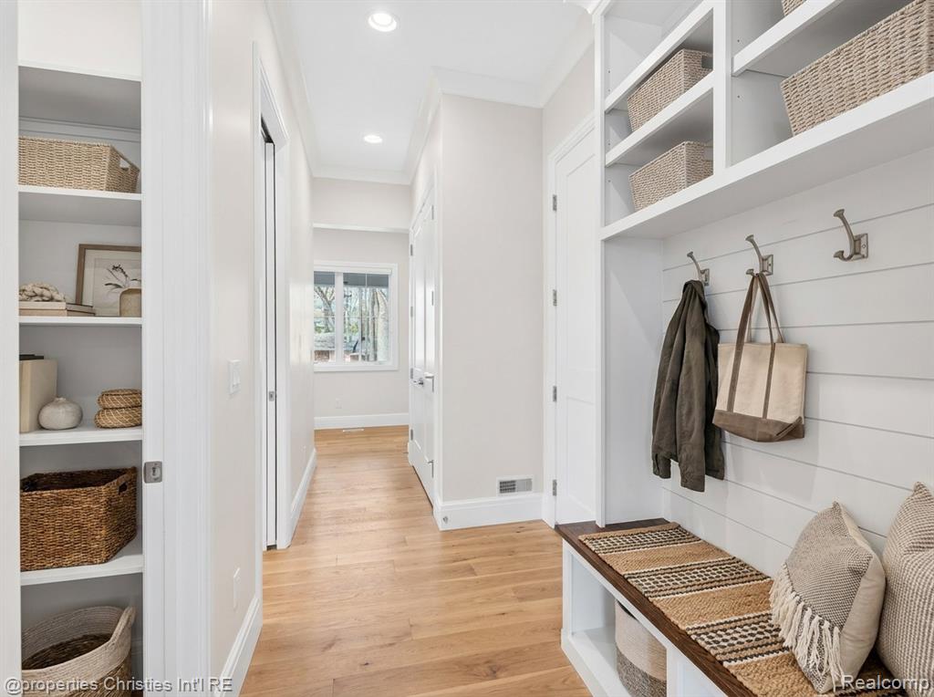 4375 Derry Road Bloomfield Hills, MI 48302 - Photo 20 of 52 Gallery Image 20