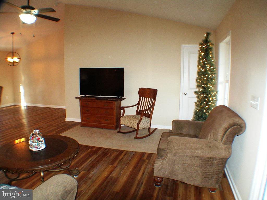 140 Guard Road Middletown, VA 22645 - Photo 11 of 87 Living Room