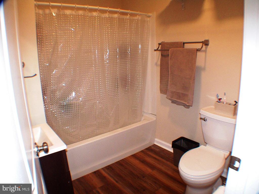 140 Guard Road Middletown, VA 22645 - Photo 32 of 87 Full Bathroom