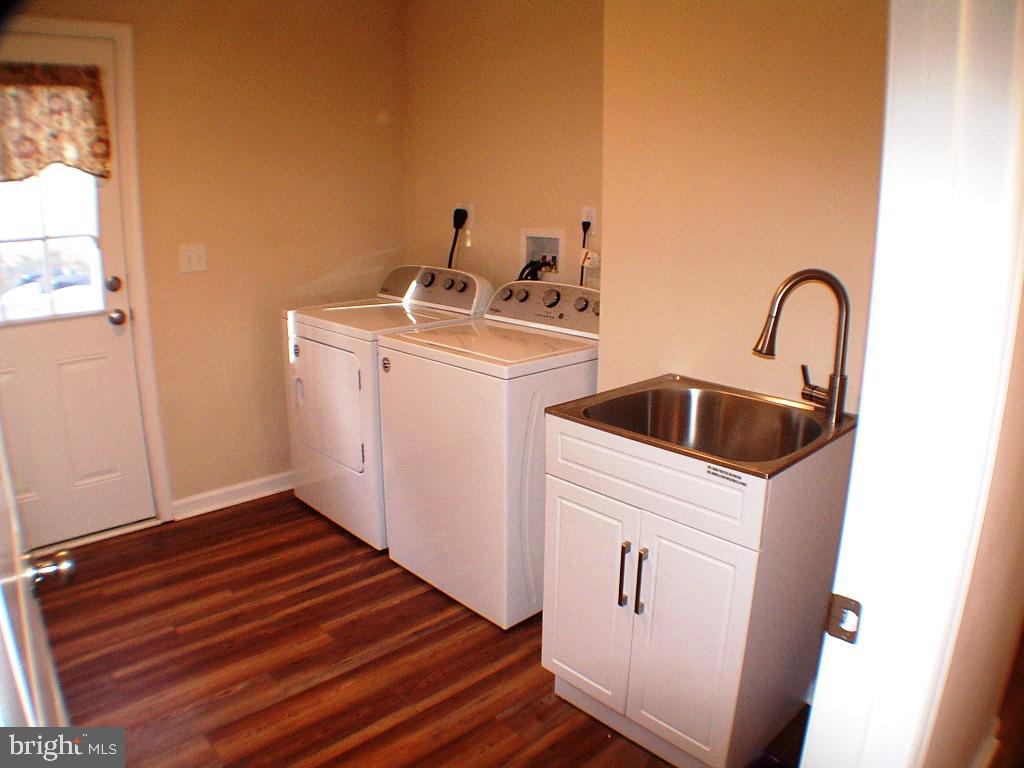 140 Guard Road Middletown, VA 22645 - Photo 34 of 87 Laundry Room