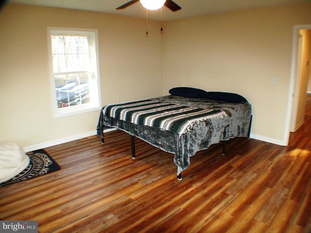 140 Guard Road Middletown, VA 22645 - Photo 36 of 87 Bedroom Suite W/Walk-In Closet