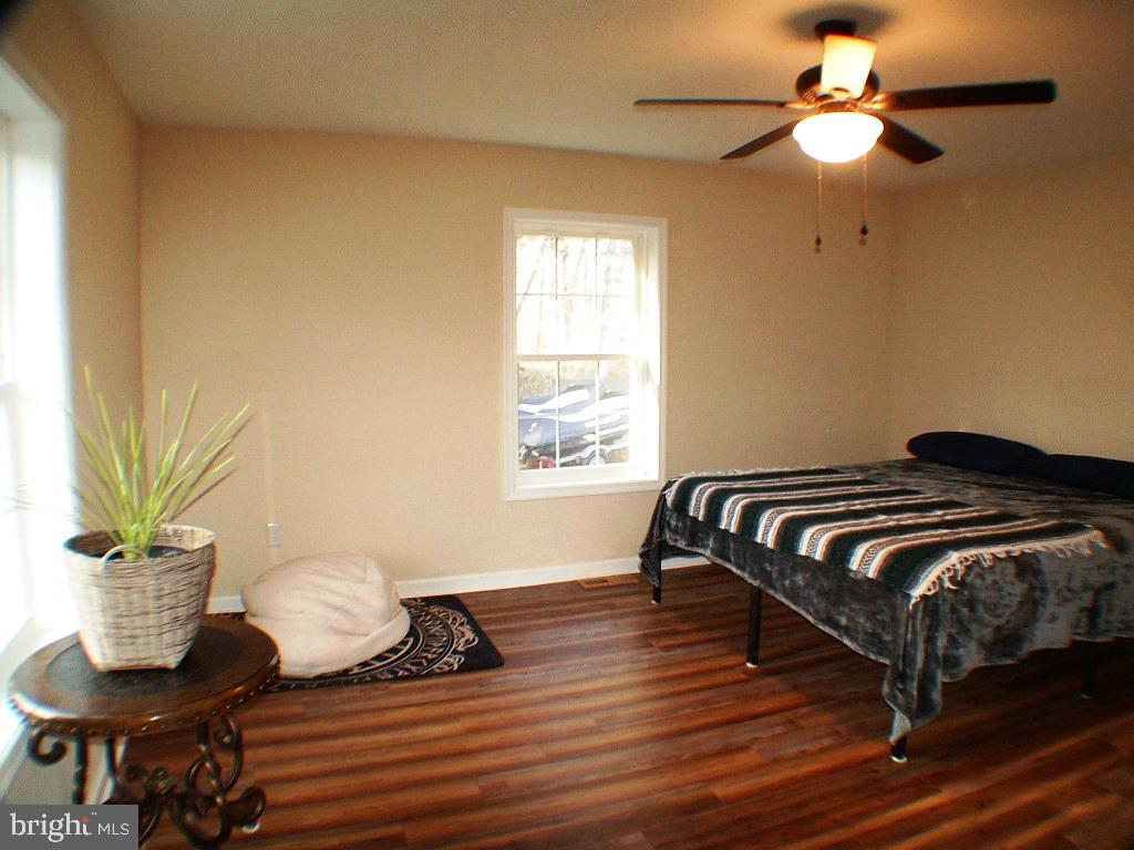 140 Guard Road Middletown, VA 22645 - Photo 37 of 87 Bedroom Suite W/Walk-In Closet