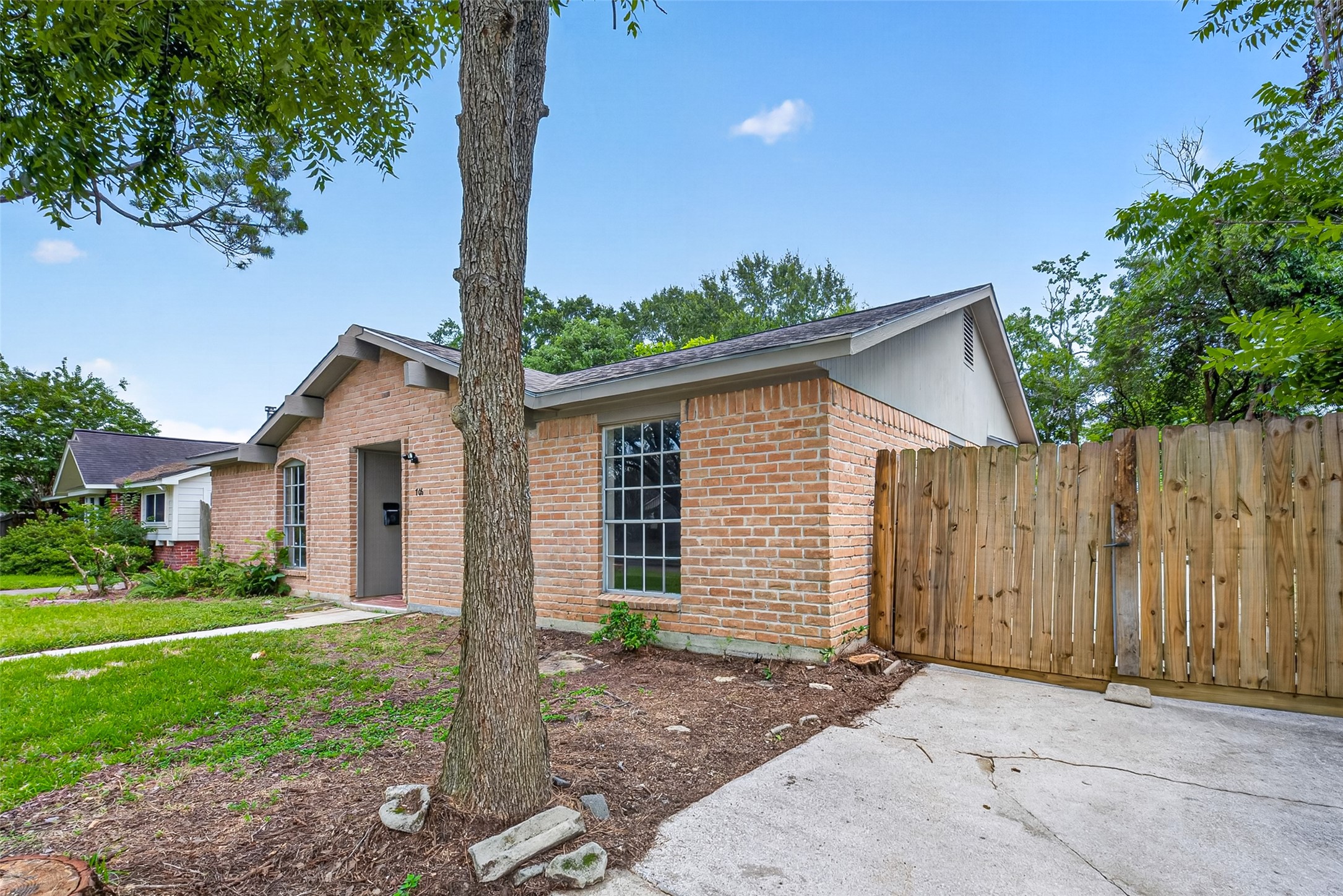 706 Buoy Road Houston, TX 77062 - Photo 6 of 43