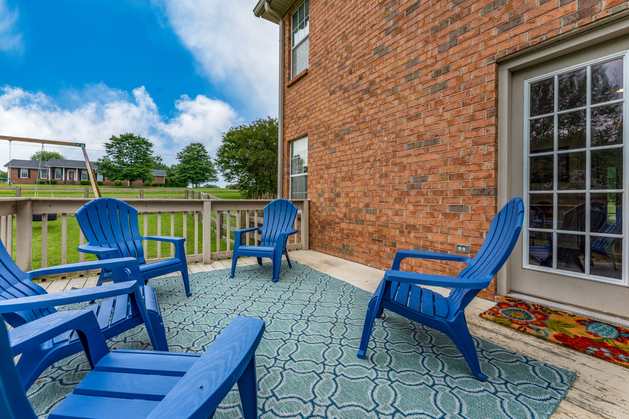 809 Ridgetop Drive Mount Juliet, TN 37122 - Photo 30 of 32 a view of a chairs and table in the patio