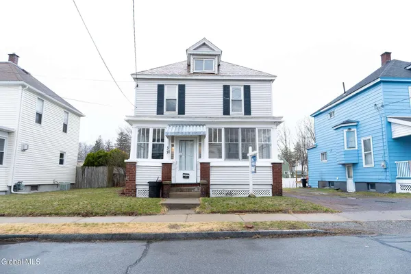 $265,000 | 37 Chiswell Street, Schenectady, NY 12304