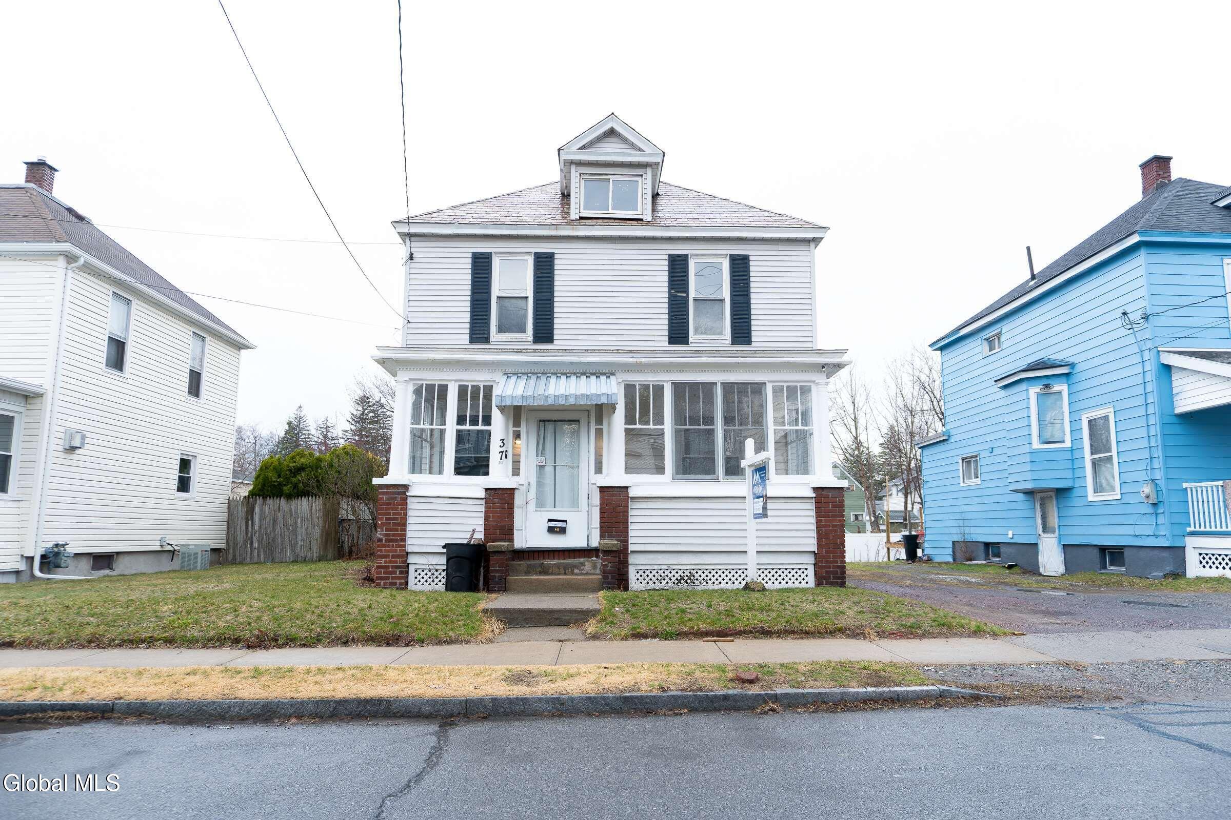 37 Chiswell Street Schenectady, NY 12304 - Photo 1 of 32 6