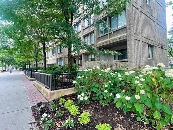 $4,200 | 1731 Beacon Street, Unit 1110, Brookline, MA 02445
