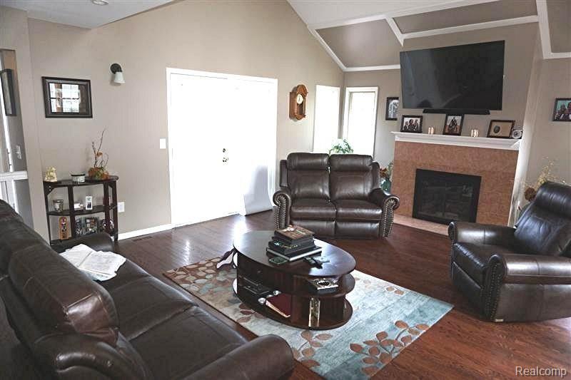 30880 Country Ridge Circle Farmington Hills, MI 48331 - Photo 8 of 37