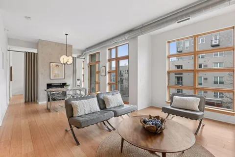 $379,500 | 2840 Bryant Avenue South, Unit E303, Minneapolis, MN 55408