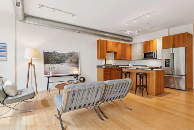 $389,500 | 2840 Bryant Avenue South, Unit E303, Minneapolis, MN 55408